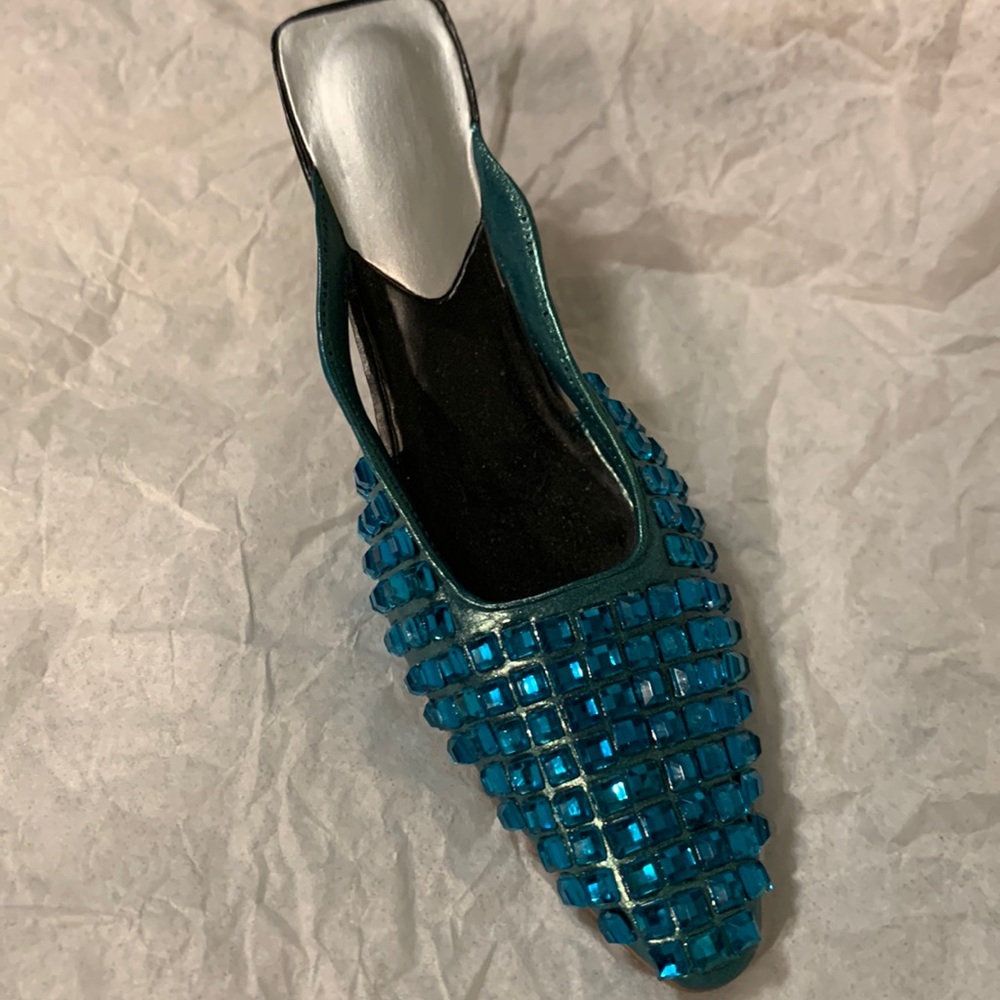 JUST THE RIGHT SHOE BY RAINE